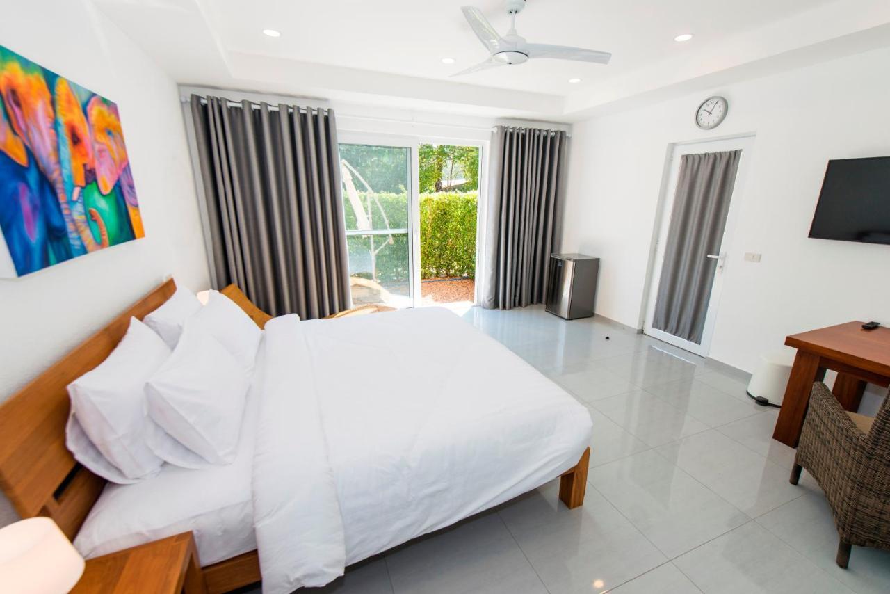 Sunset Emily Villas & Rooms Koh Chang Room photo